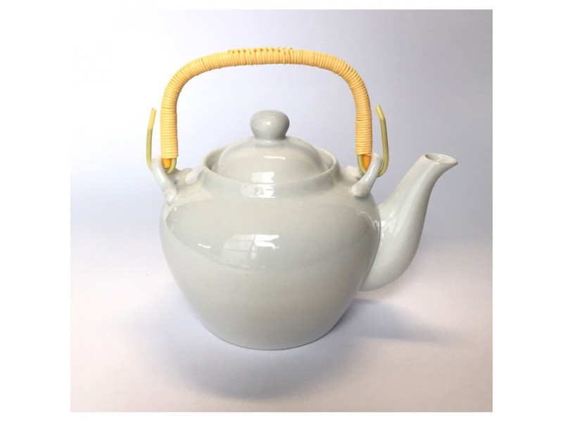 Bule de porcelana com malha de aço decorativo