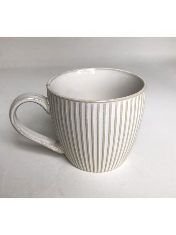 Caneca em porcelana decorativa